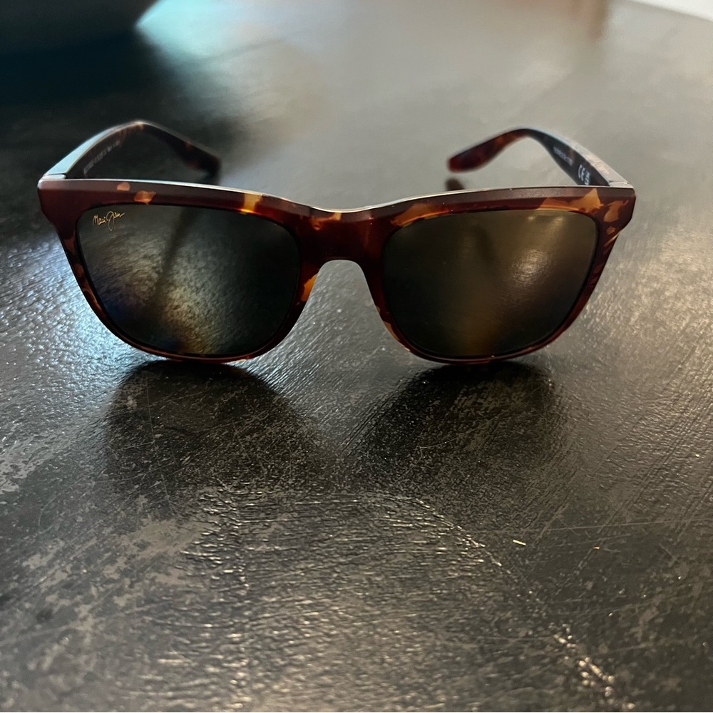 Maui Jim Tokyo Tortoise glasses. HCL Bronze. Bi-Gradient. Practically brand new!